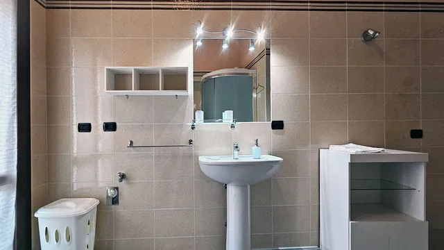 Camera Aida — il bagno privato